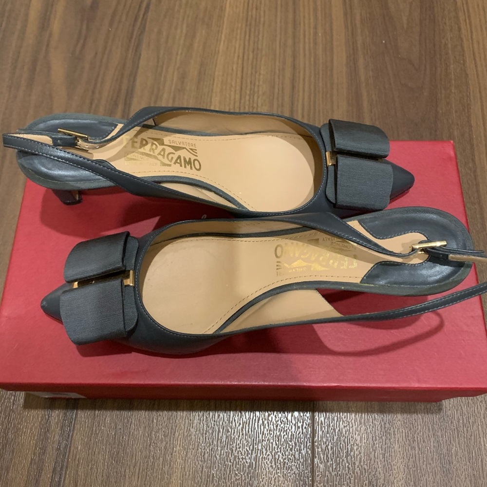 Salvatore Ferragamo Mimmi Leather Slingback Pumps - Picture 4 of 7